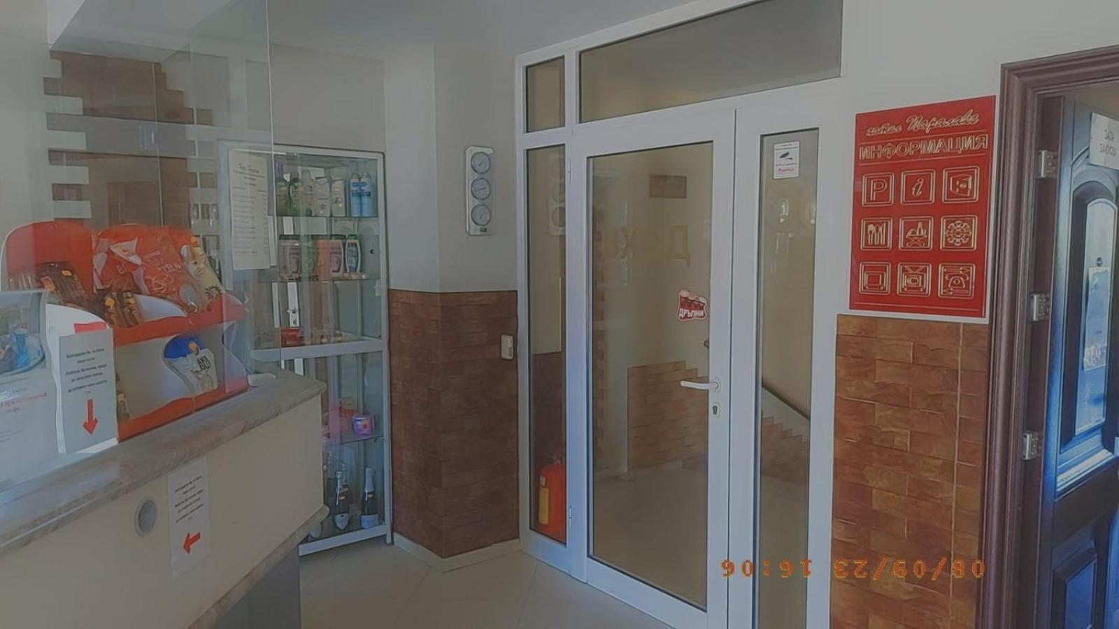 Paralax Hotel Varna Esterno foto