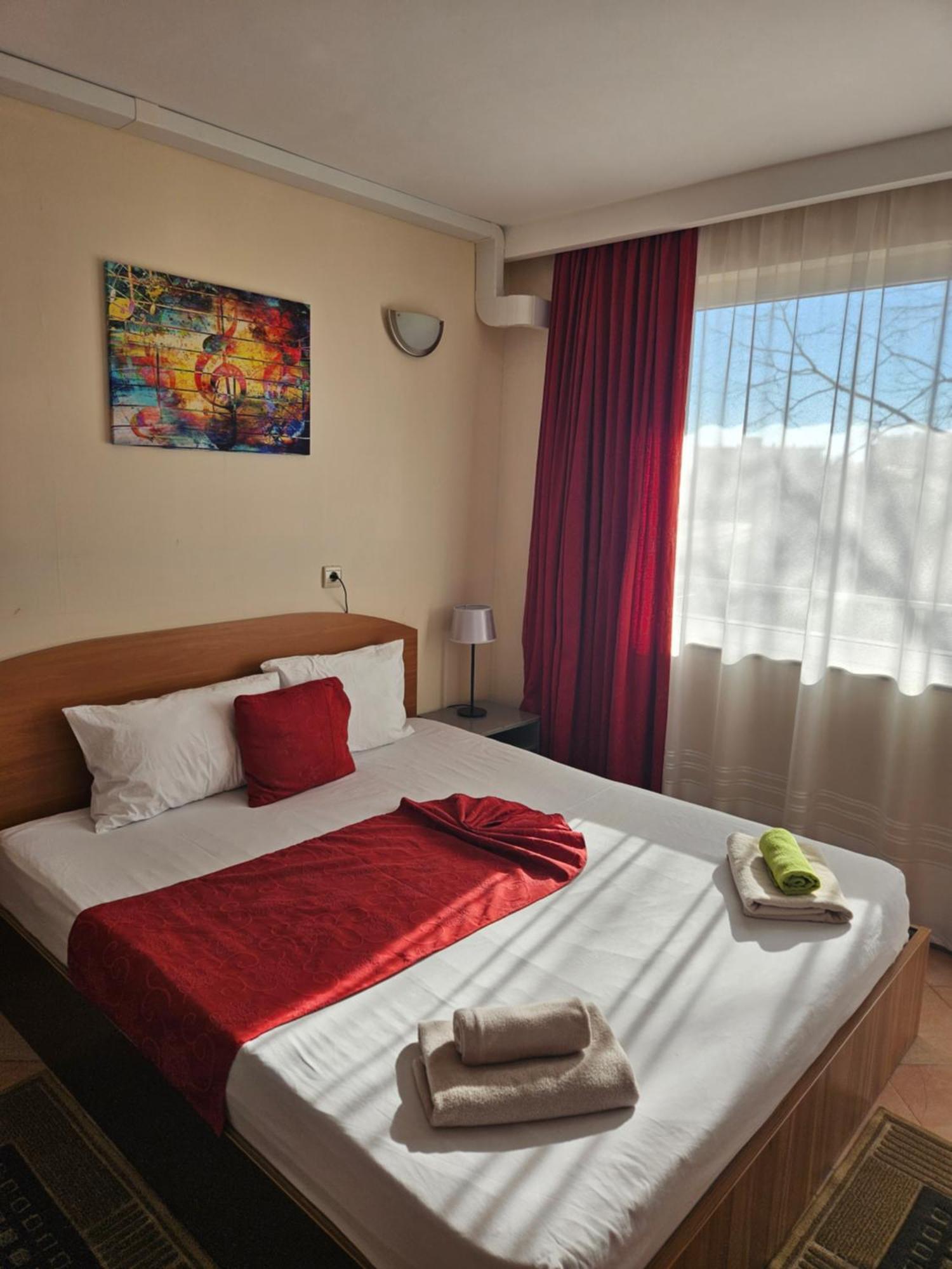 Paralax Hotel Varna Esterno foto