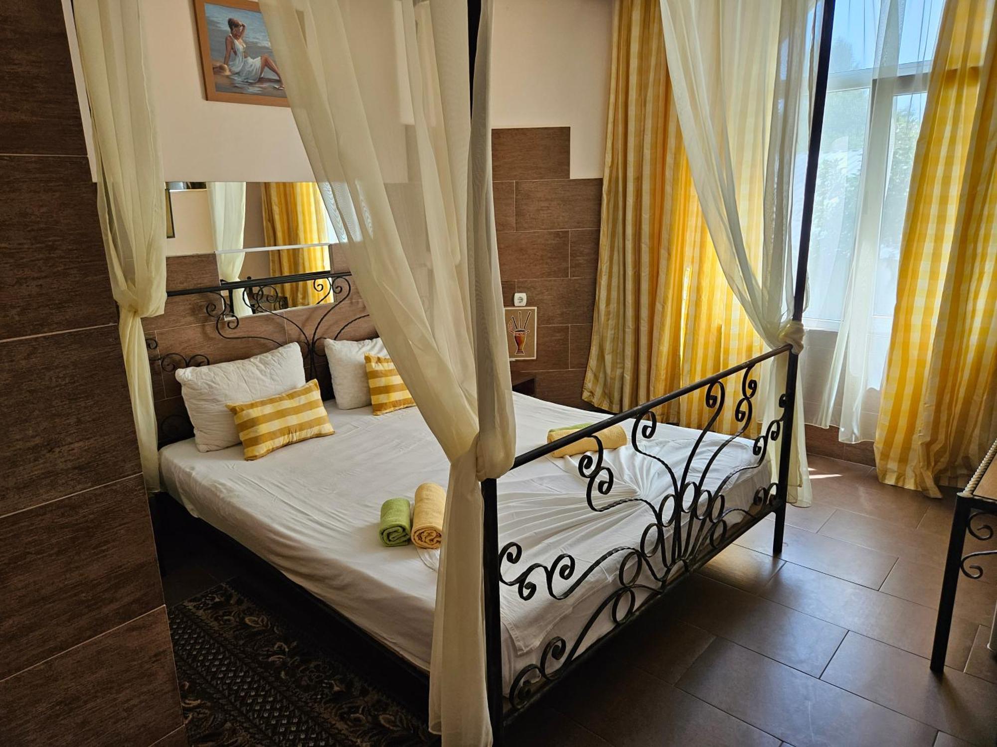Paralax Hotel Varna Esterno foto