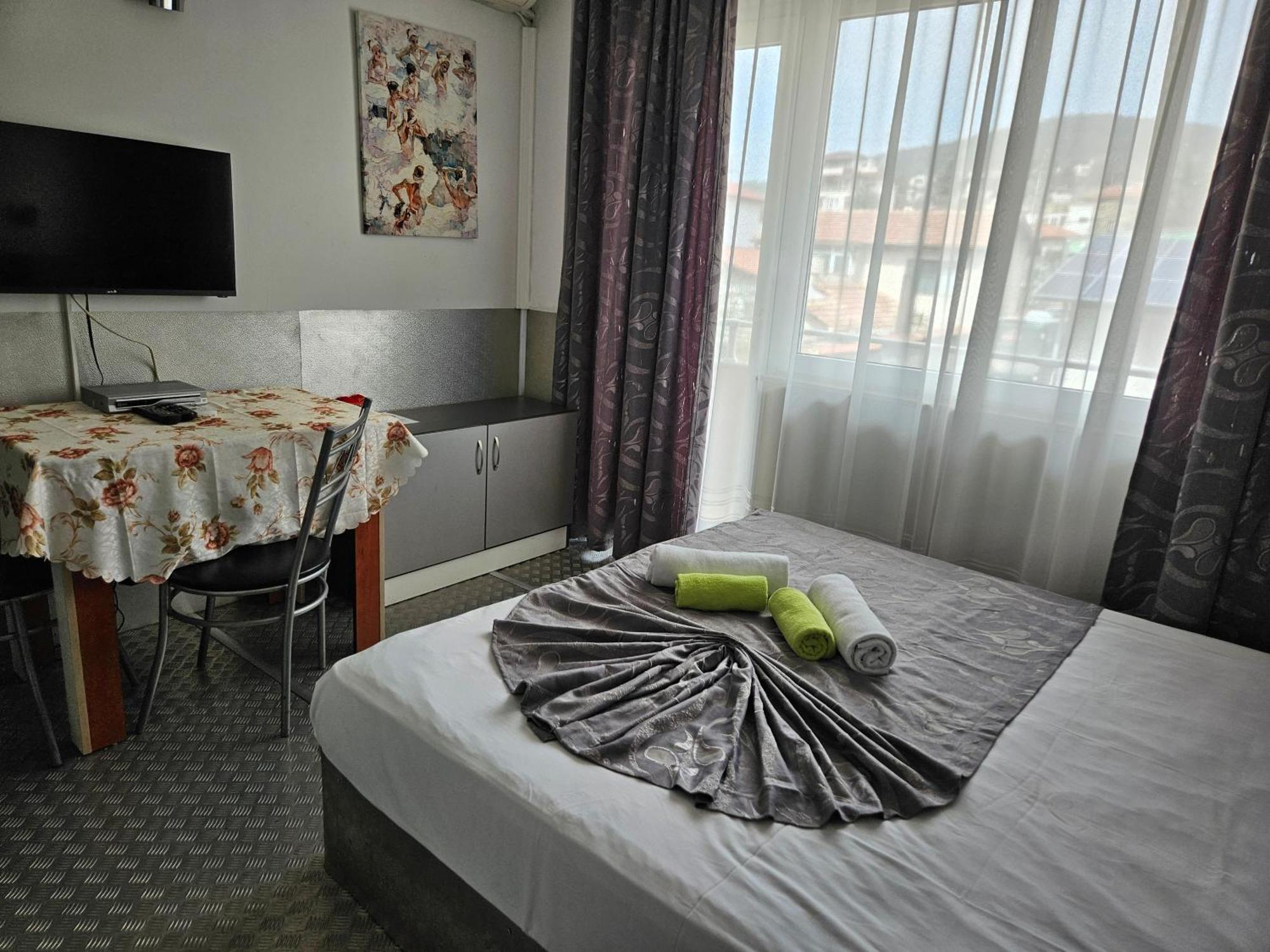 Paralax Hotel Varna Esterno foto