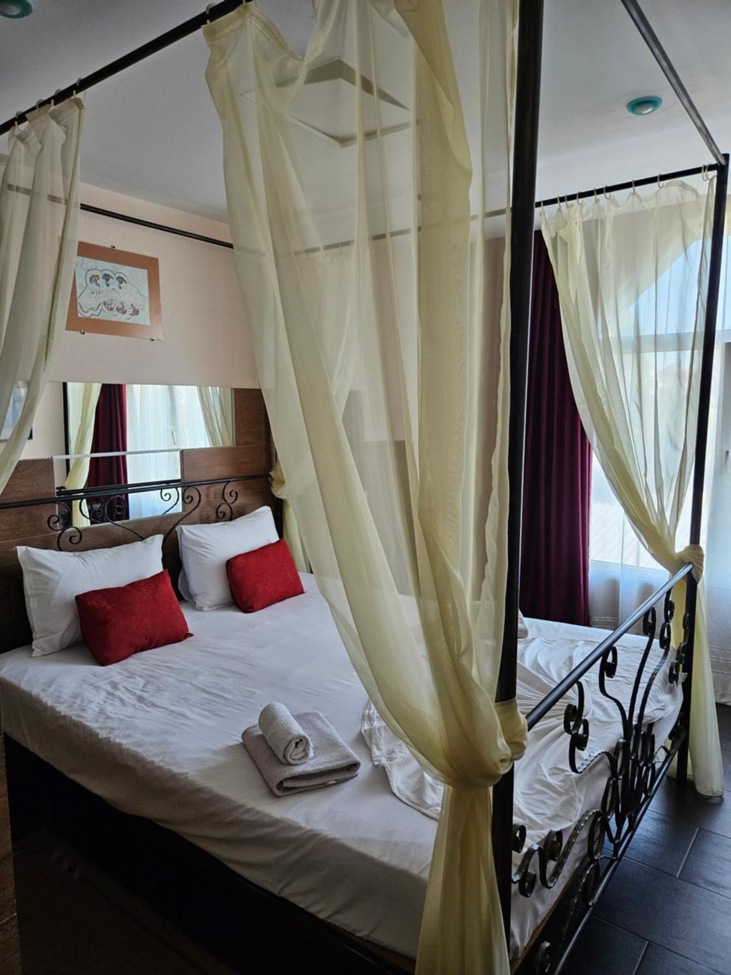 Paralax Hotel Varna Esterno foto